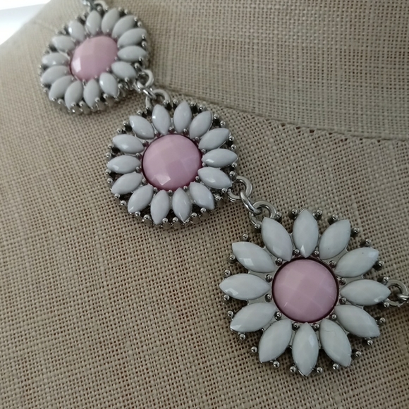 💥 CLOSET CLOSING SALE 💥 Diamond cut pink & white necklace - Picture 5 of 6